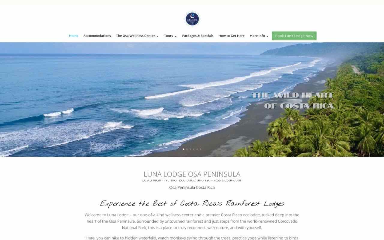 Inicio anterior de Luna Lodge: carrusel de playa con menú largo y texto centrado